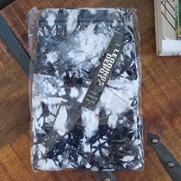 🖤 FINAL MARKDOWN - High Waistband Yoga Leggings 🖤 - Picture 3 of 13